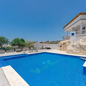 https://luxury-villa-nautilus-heated-pool-spa.in-canary-islands.com